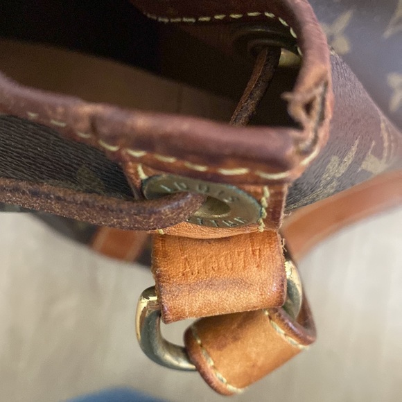 Louis Vuitton Noé Bag Authenticated - Picture 5 of 17
